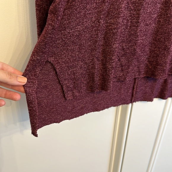American Eagle Split Hem Soft & Sexy Maroon Garnet Sweater - Picture 3 of 3
